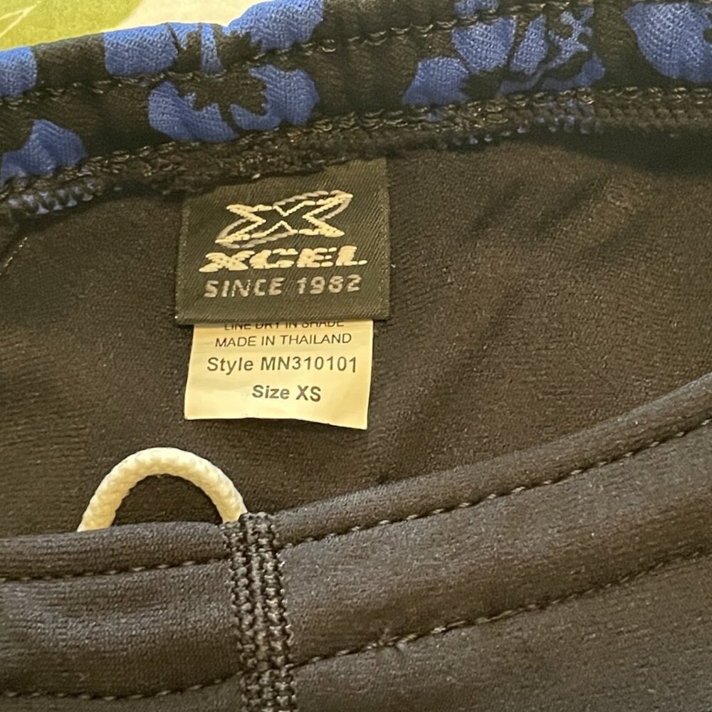 Excel scuba shorts (XS) preloved - Picture 7 of 9